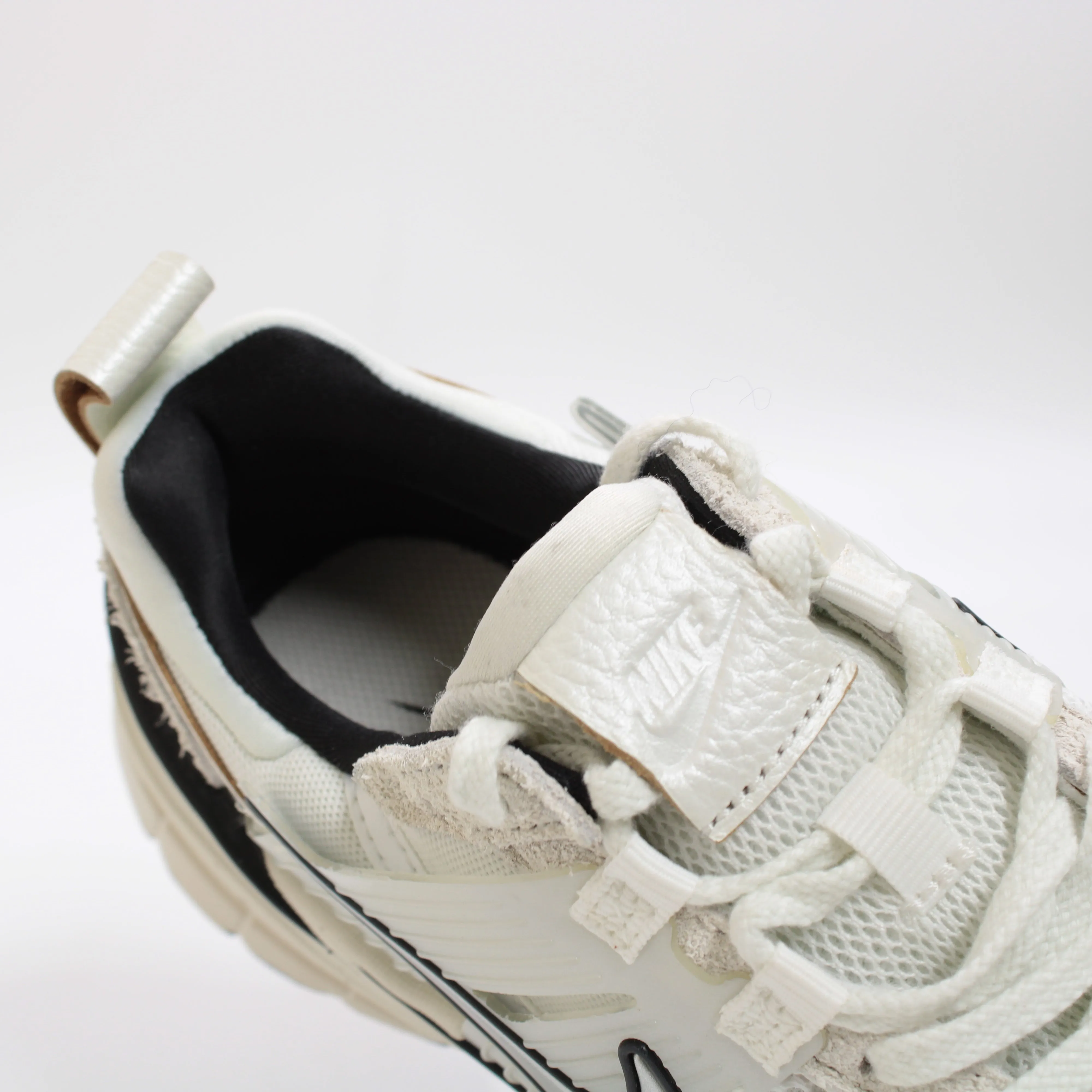 Nike V2K Run Trainers Summit White Chrome White Light Orewood Brown Uk Size 5