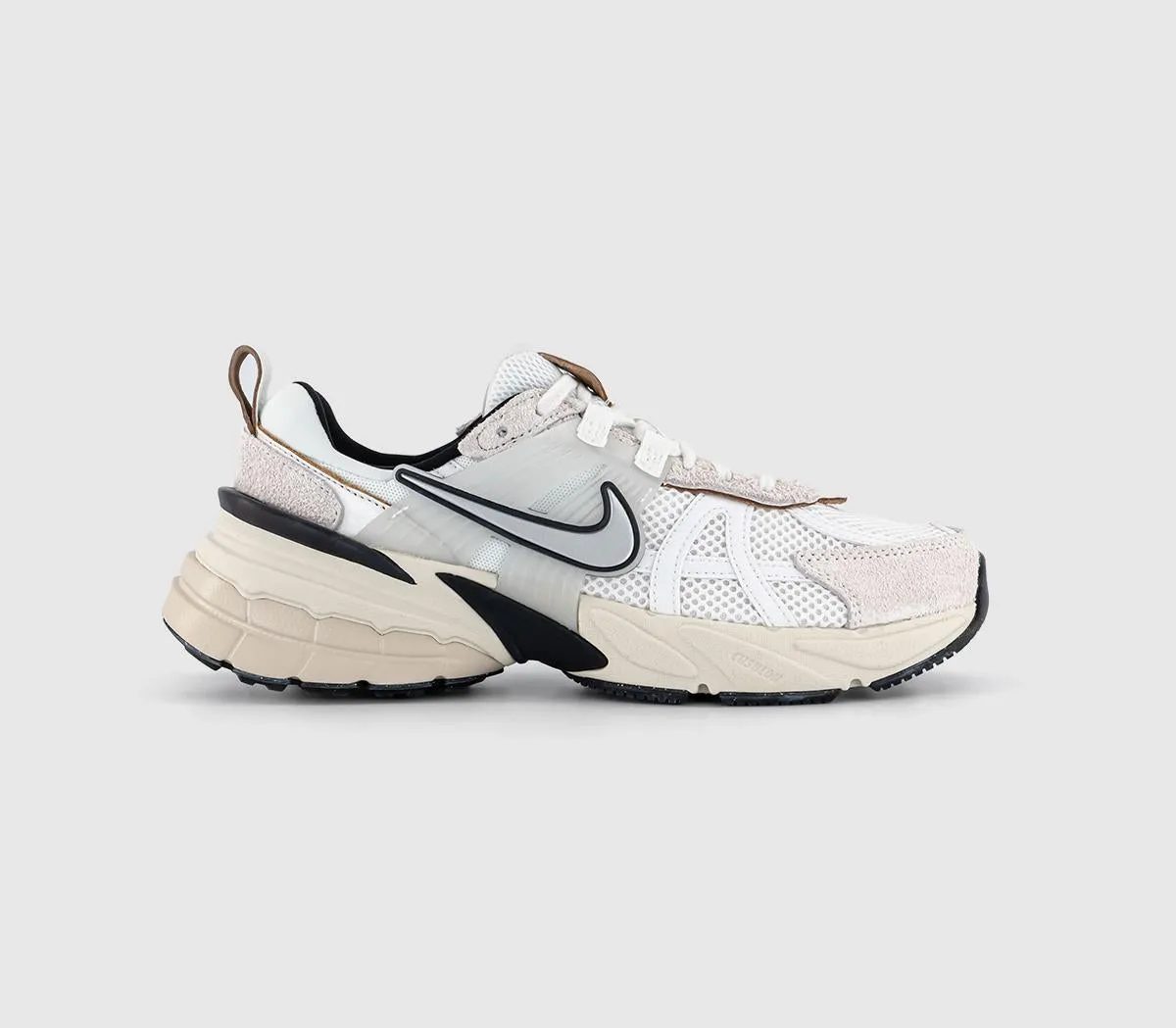 Nike V2K Run Trainers Summit White Chrome White Light Orewood Brown Uk Size 5