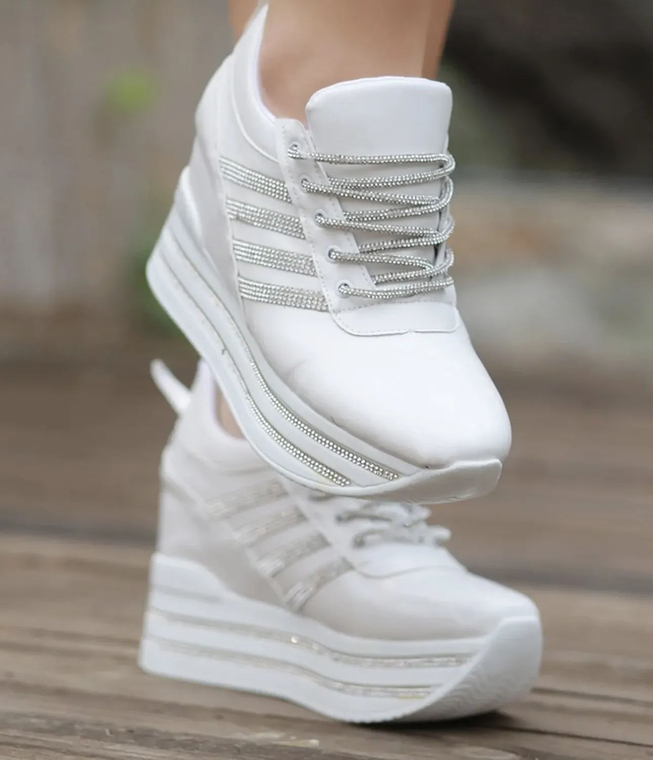 Women's Invisible Platform Lace-Up Sneakers