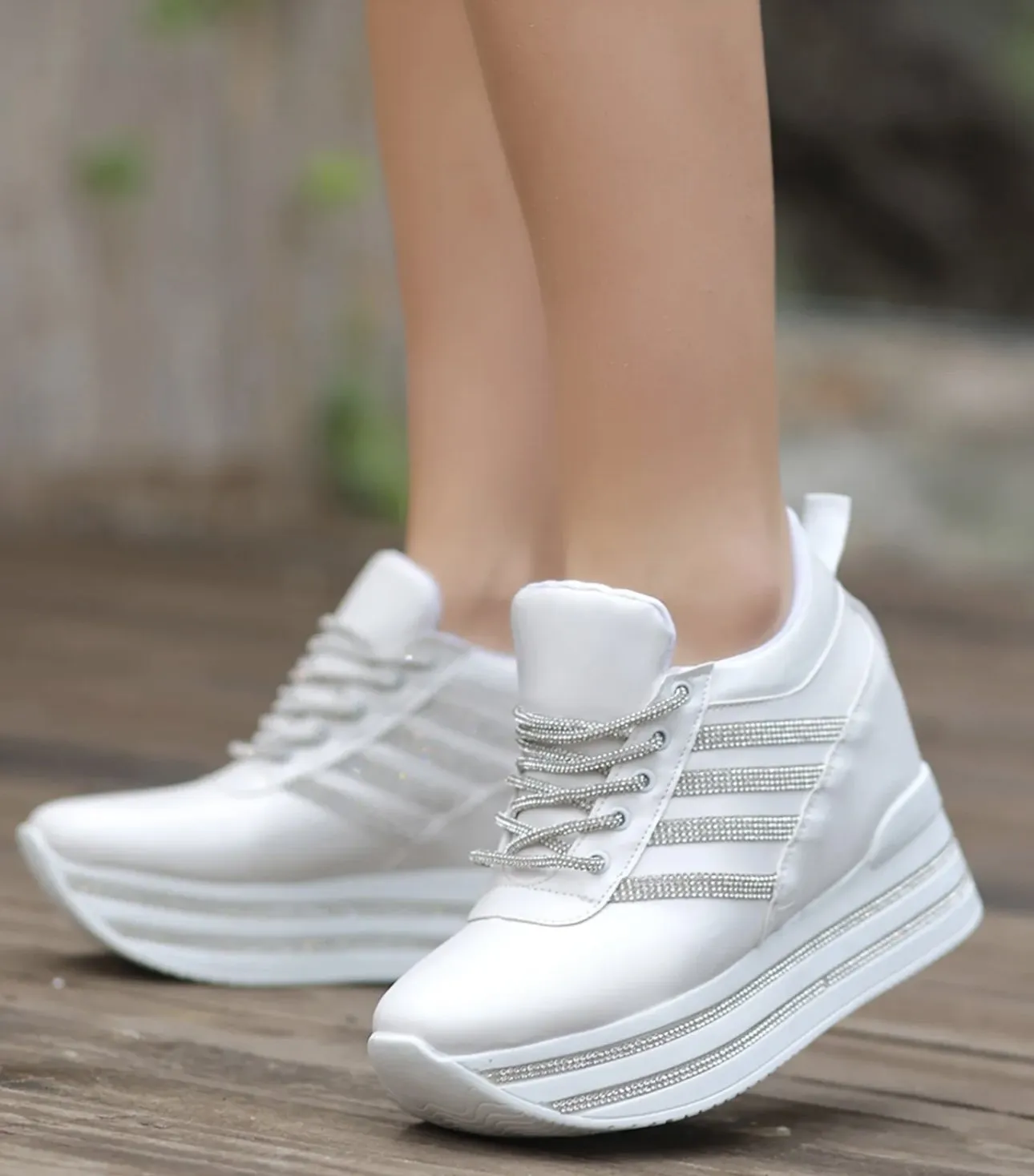 Women's Invisible Platform Lace-Up Sneakers